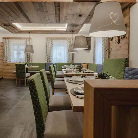 Apartment Lieblingsplatzl Inklusive Kostenfreiem Eintritt In Alpentherme Ganzjaehrig - Im Sommer Freie Bergbahnfahrten *