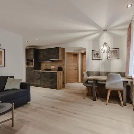 Appartement Lieblingsplatzl Inklusive Kostenfreiem Eintritt In Alpentherme Ganzjaehrig - Im Sommer Freie Bergbahnfahrten Bad Hofgastein